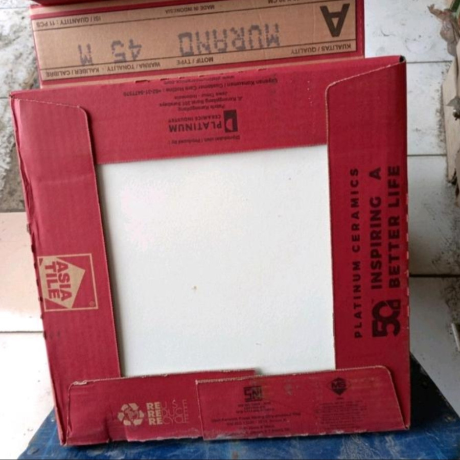 KERAMIK 30X30 PUTIH - depan