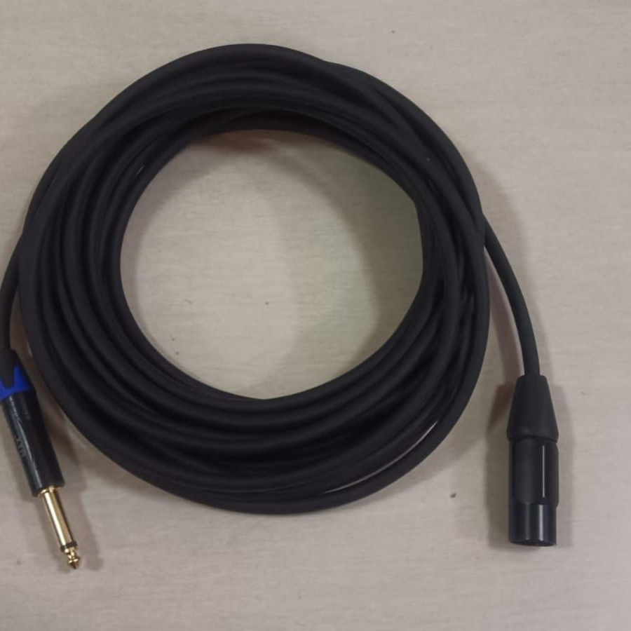 kabel Audio Input Mixer (akai mono) to speaker active (xlr male)