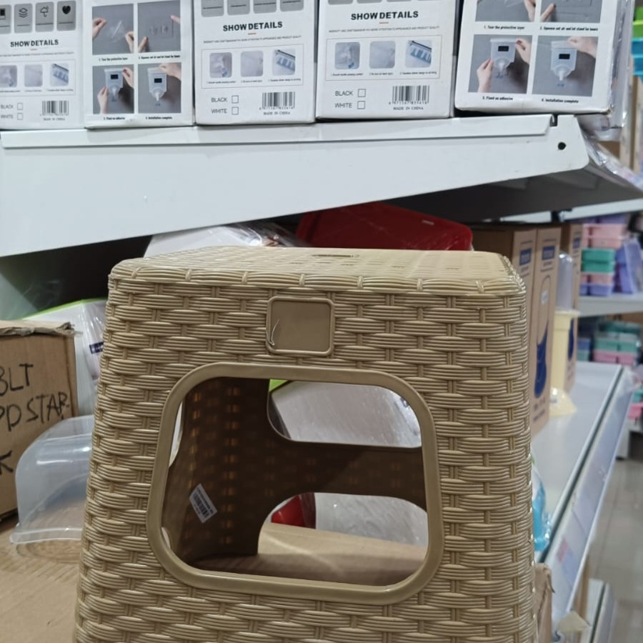 Bangku Plastik Dingklik
