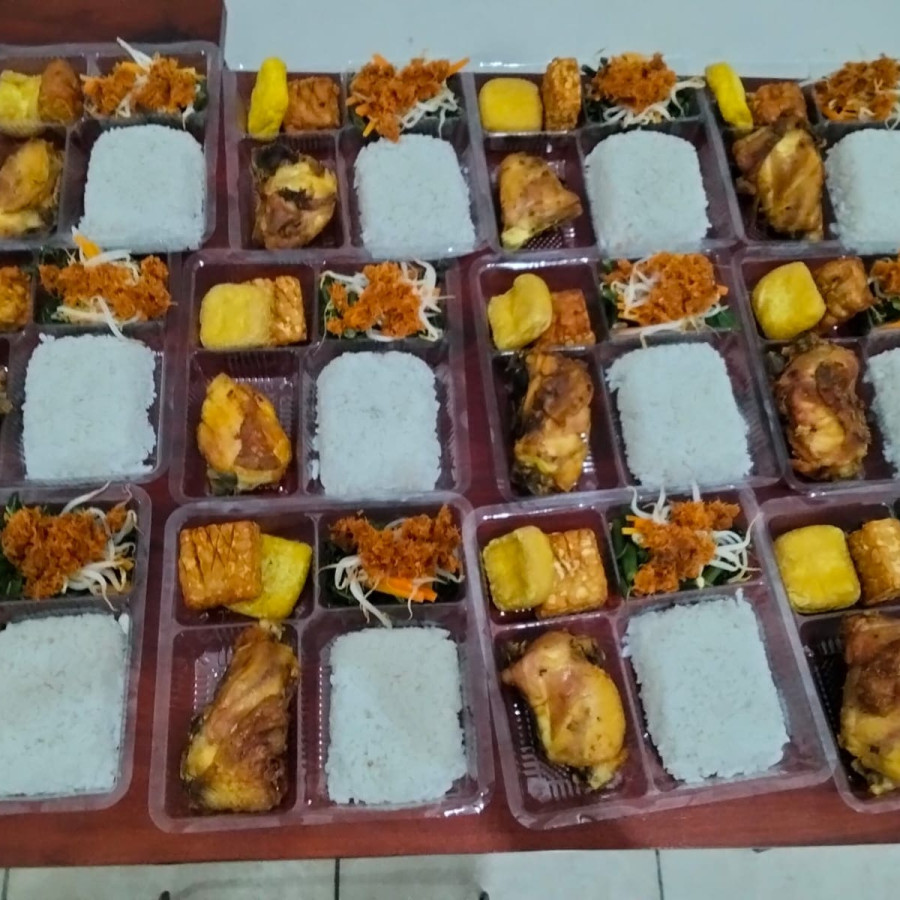 Nasi Gudangan Komplit