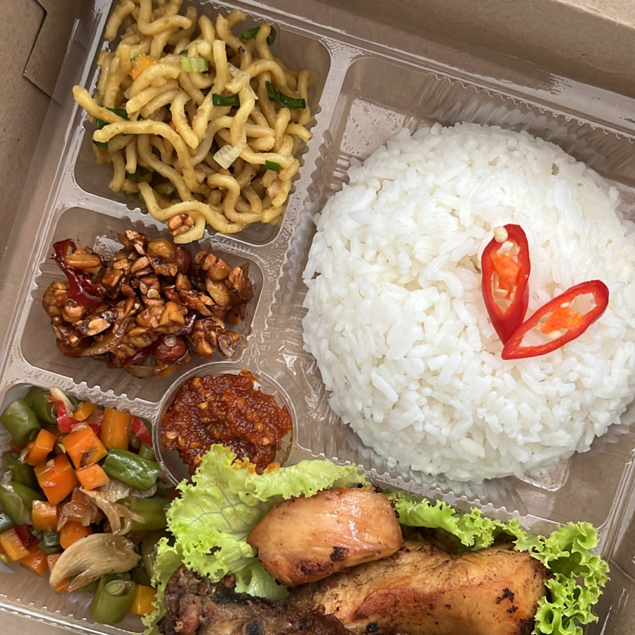 Nasi Selametan Ayam Goreng - utama