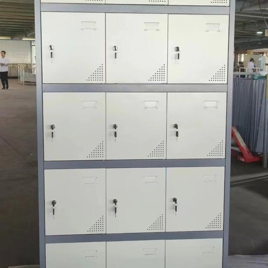 Loker Besi 15 Pintu