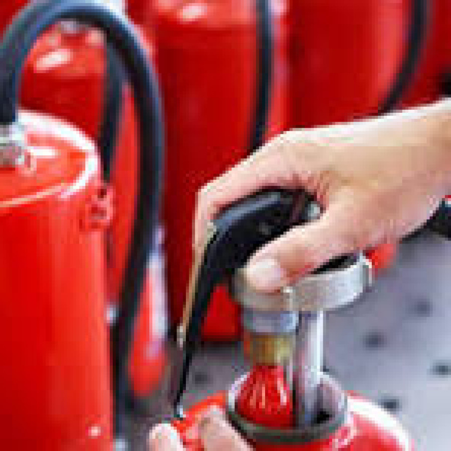 Pengisian Alat Pemadam Api Ringan (APAR)