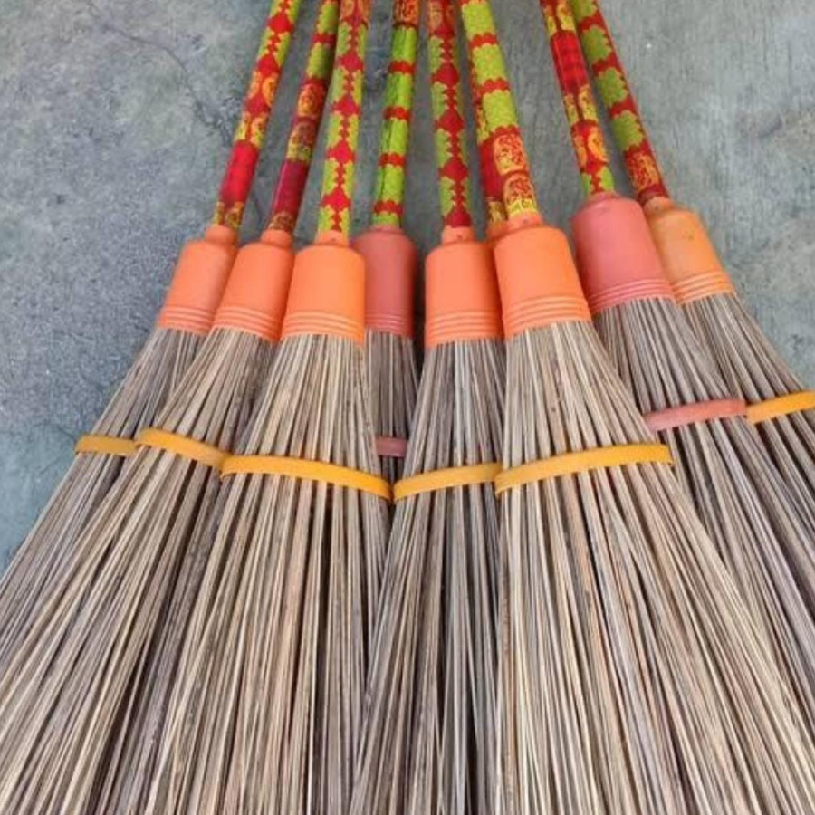 Sapu Lidi gagang kayu