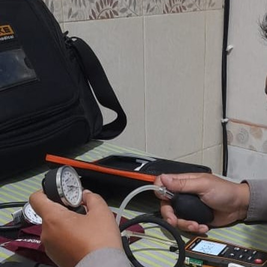 Pemeliharaan Ringan Tensimeter Jarum - depan