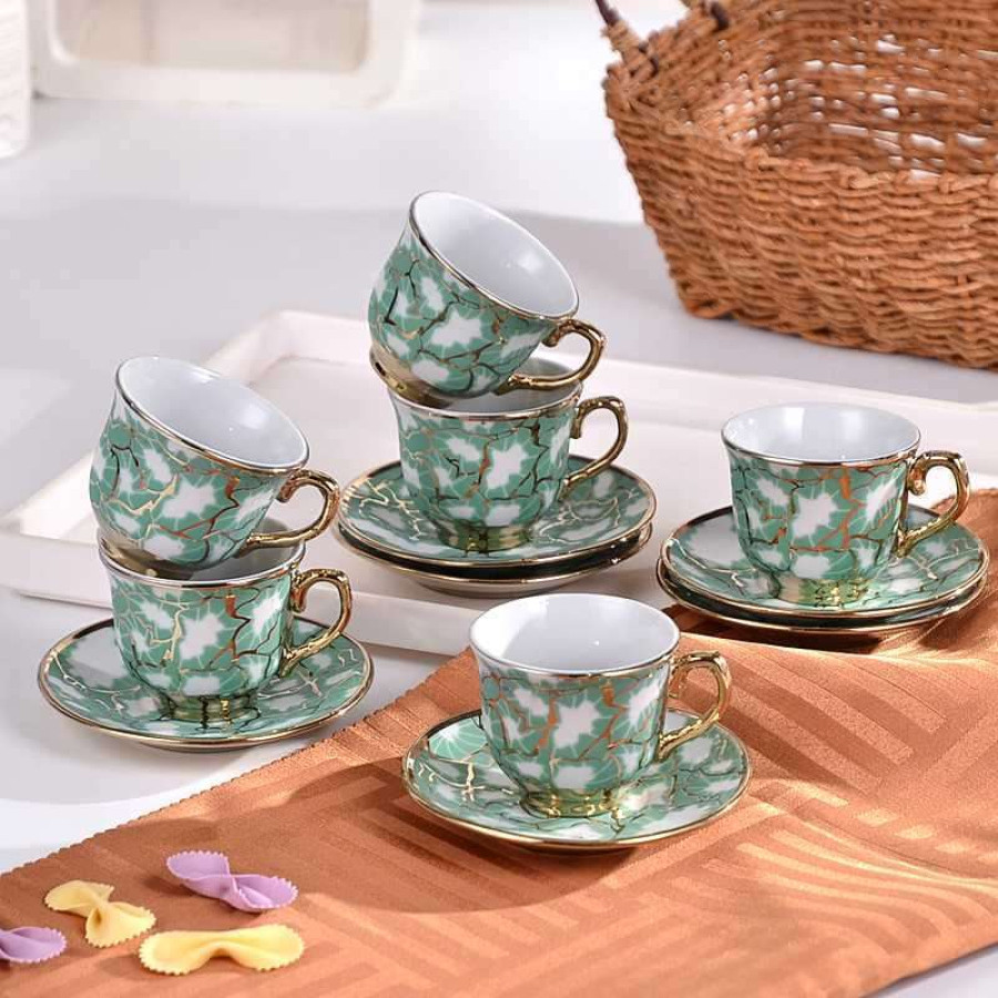 Set Cangkir dan Tatakan
