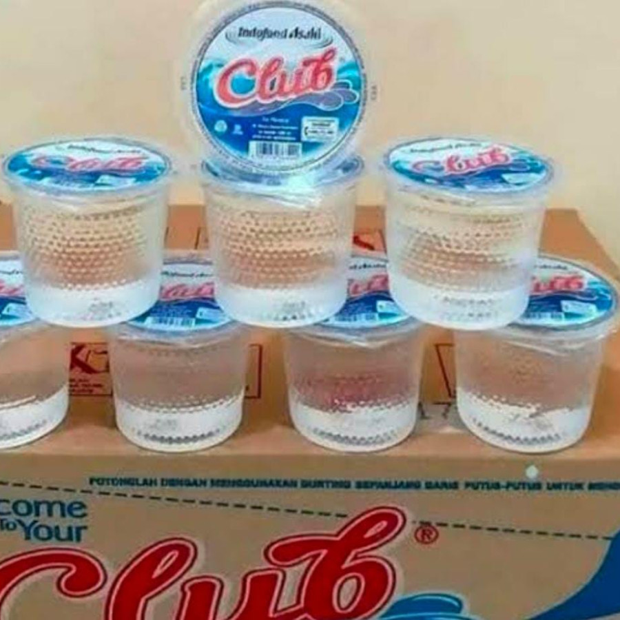 Air Mineral CLUB 150ml - depan
