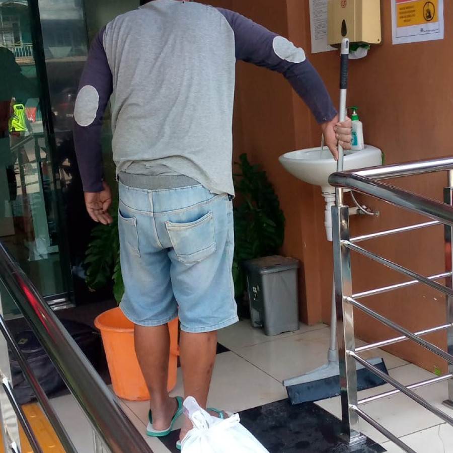 Pekerjaan Sifon Wastafel - depan