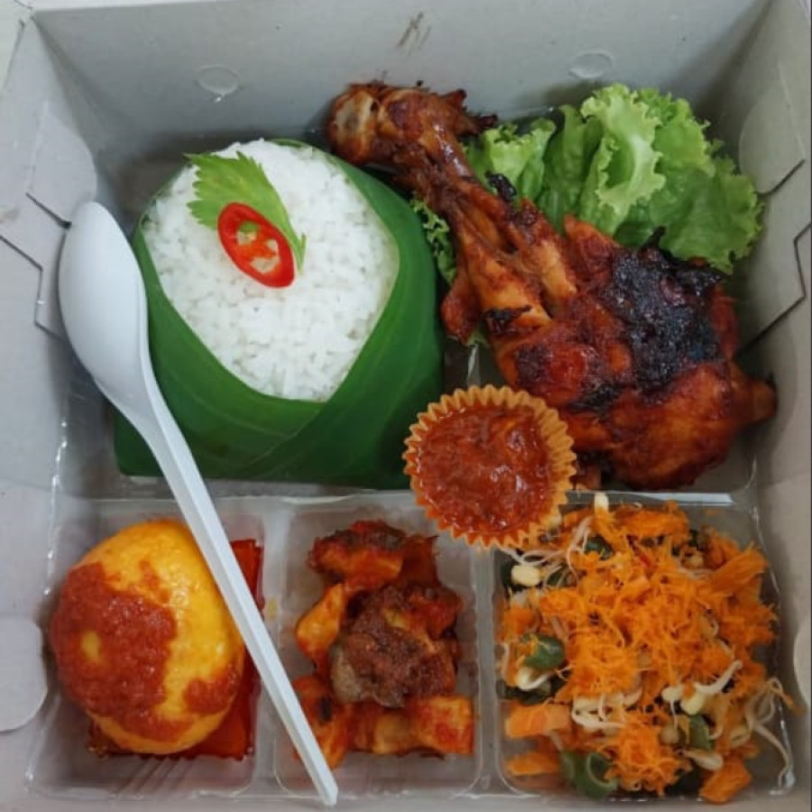 Nasi Ayam Bakar + Urap + Sambal Goreng Kentang
