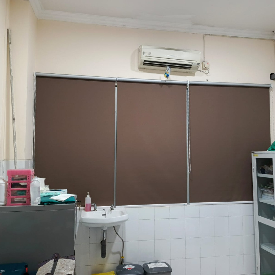 Roller Blinds Black Out seri 100B POLI SAKURA