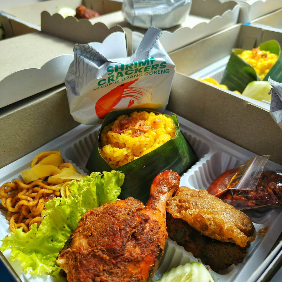 Nasi kuning Dfie - utama