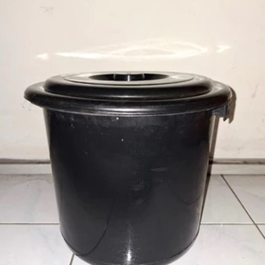 Ember / Timba Plastik 12 Liter - depan
