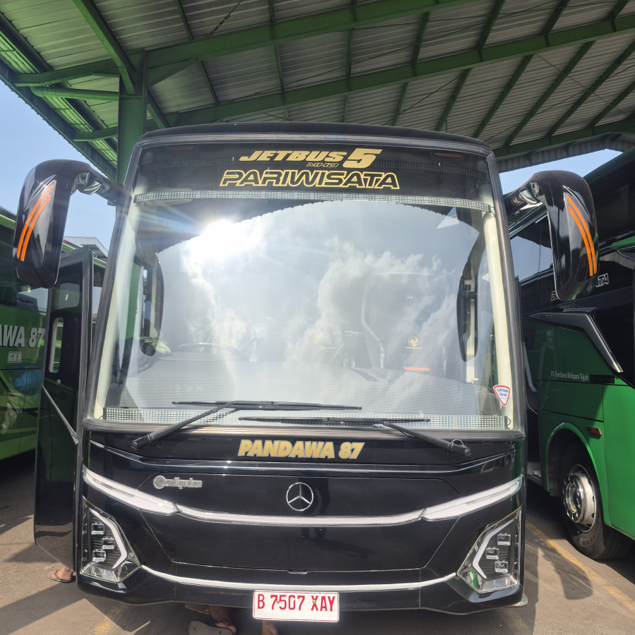 Sewa Bus Pariswisata - utama