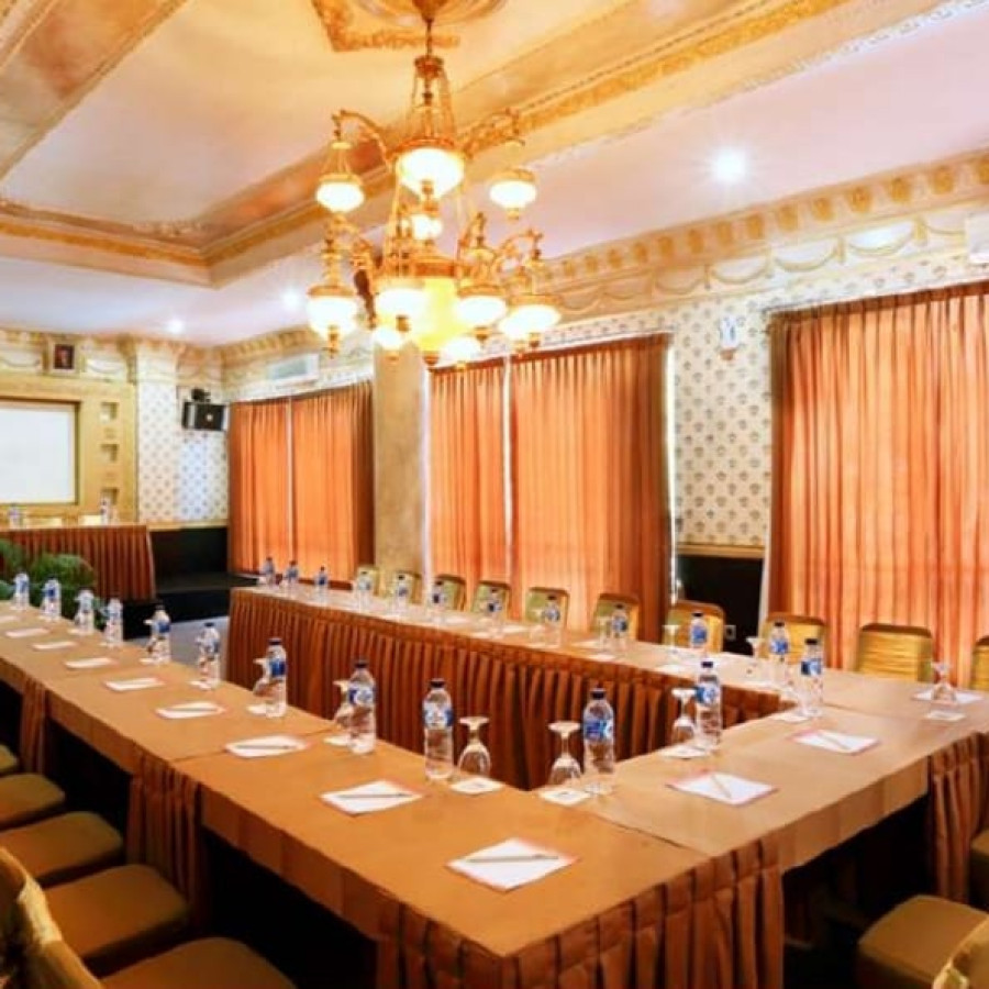 RUANG MEETING YUDHA ROOM