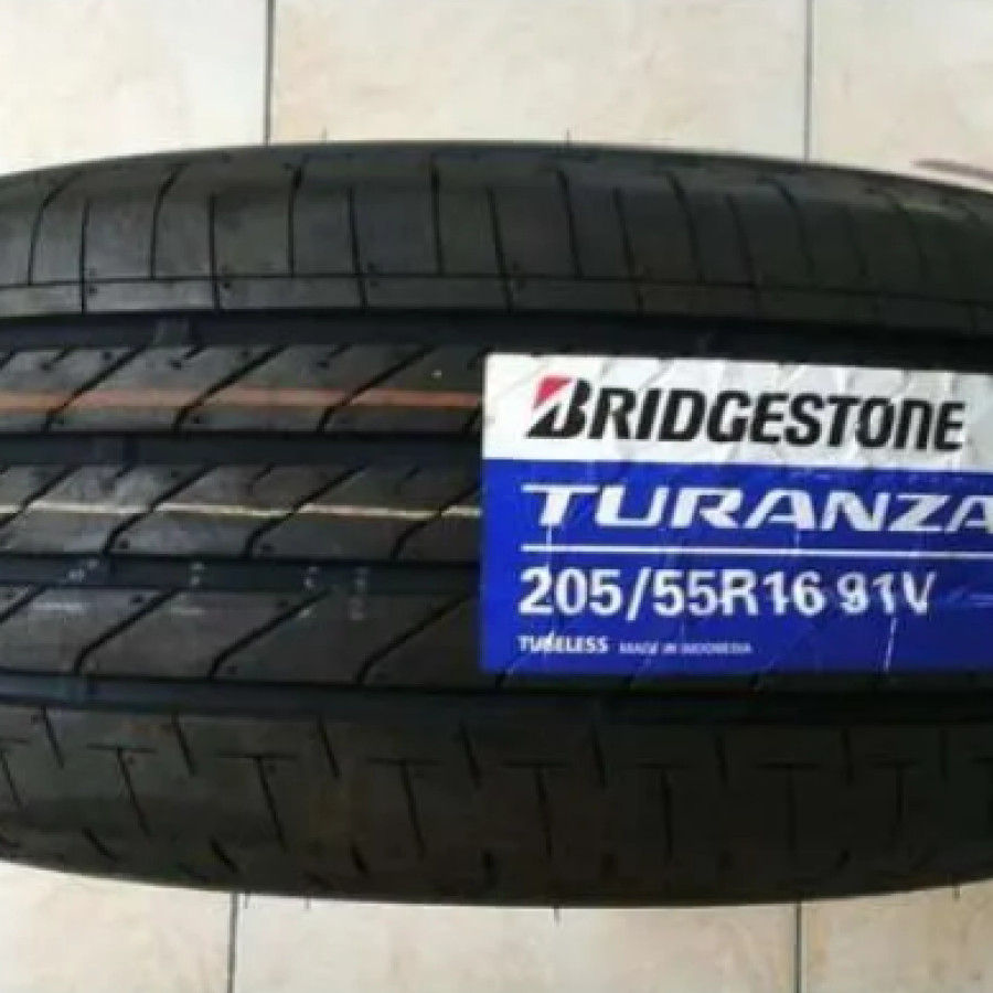 Ban Ban luar Bridgestone Turanza T005a 215-55 R16 Mobil Expander - depan