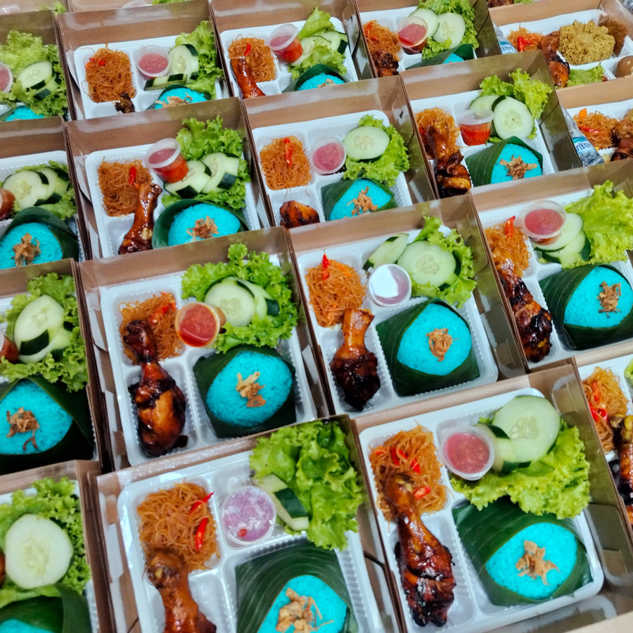 Nasi Uduk Biru