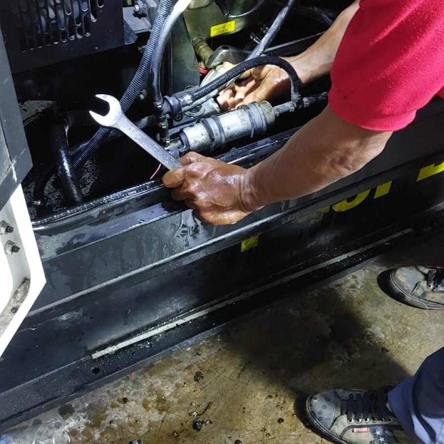 Service Genset - samping