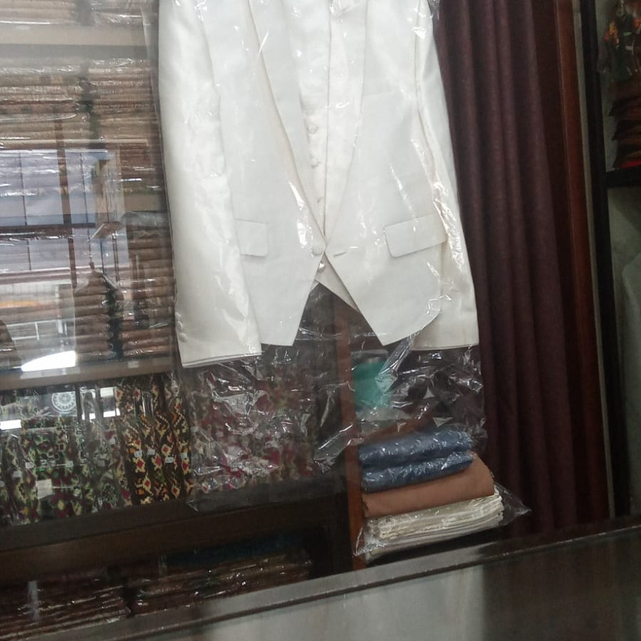 PAKAIAN ADAT DAERAH 1 SET - depan