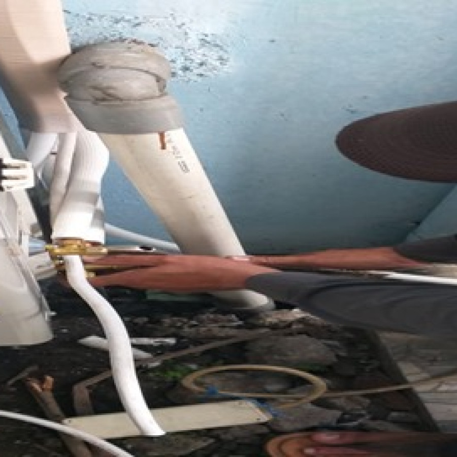 Pemasangan AC Split 1 Pk merk Daikin - depan