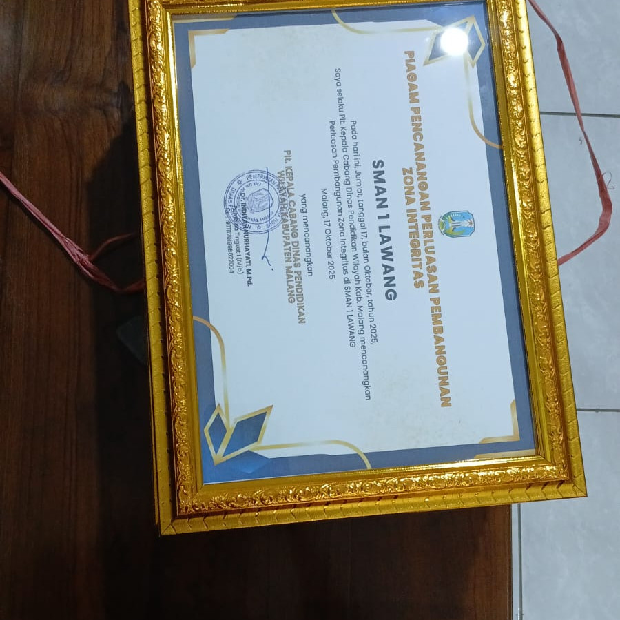 Bingkai Frame Pigura A4