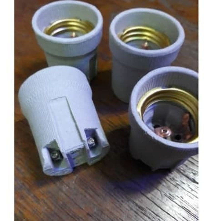 Broco FITTING LAMPU KERAMIK