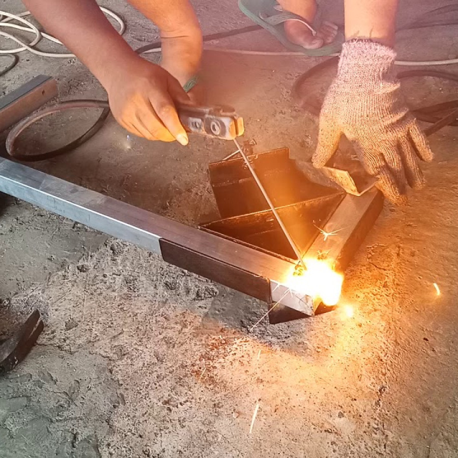Alat Bantu Las (Palu,Gunting, Tang, Kabel, Amplas dll) - depan