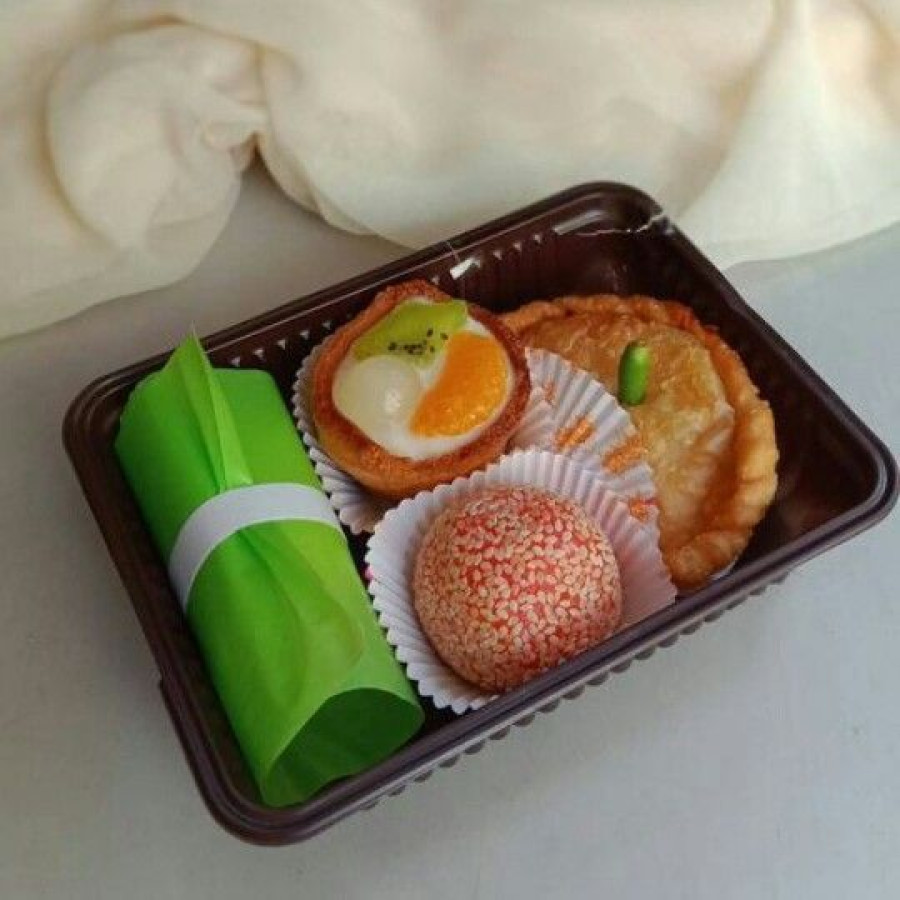 Paket Snack Box B
