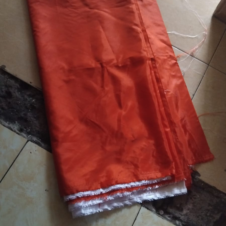 Paket Bahan Praktek (Resleting,benang,kain) - utama