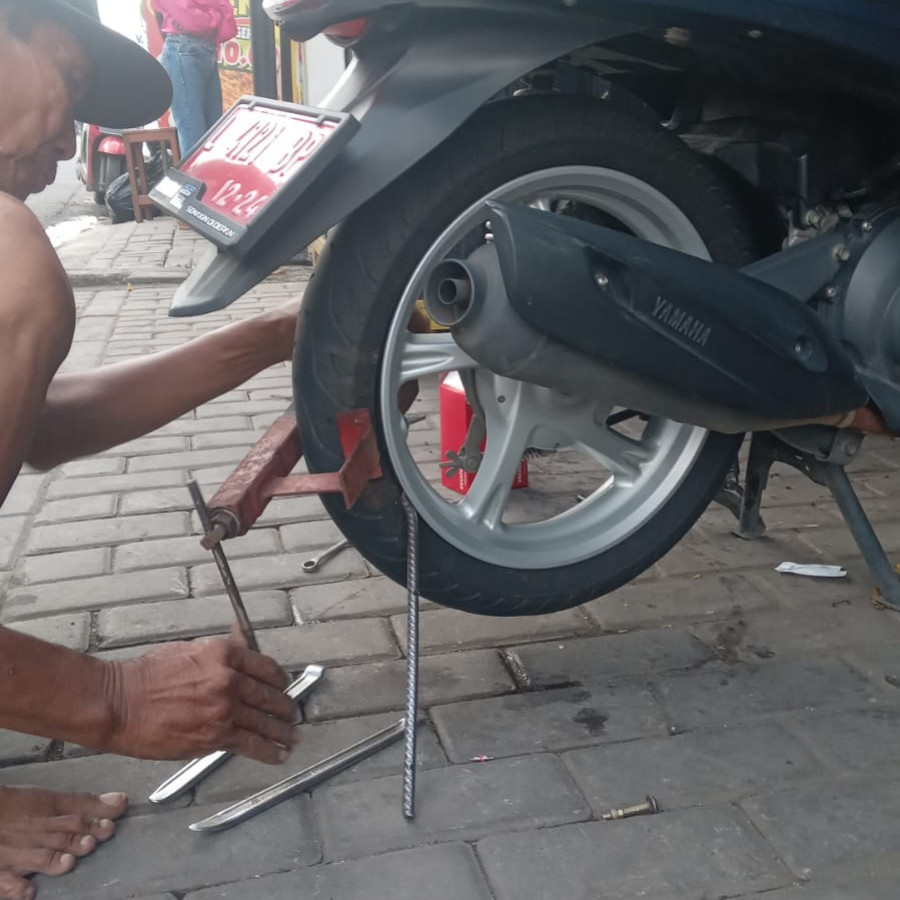 Pemeliharaan / Perawatan Kendaraan Bermotor Roda 2 Ringan - depan