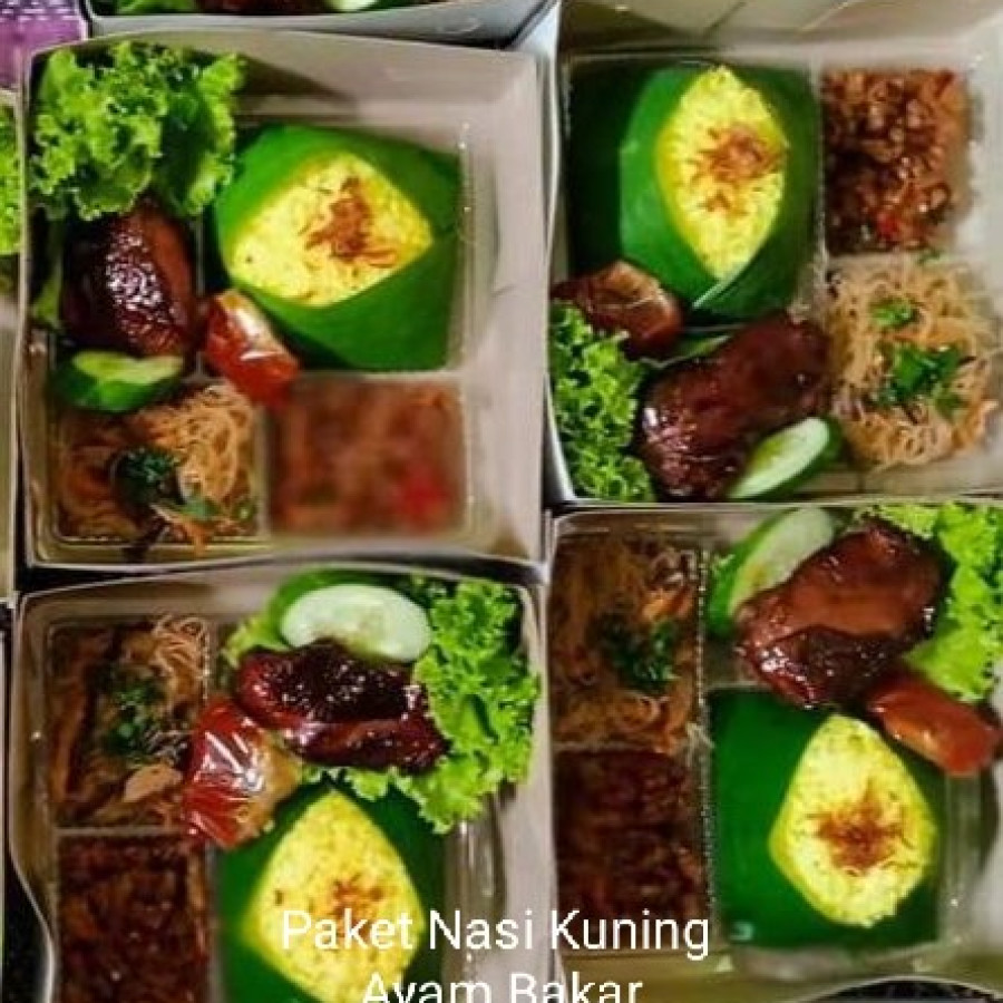 Nasi kuninh ayam bakar