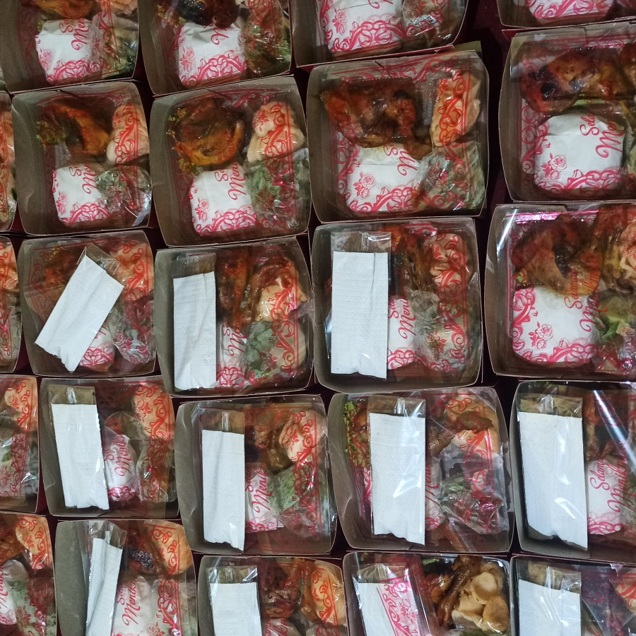 Nasi Dus Paket Reguler Ayam Bakar/ Goreng - depan