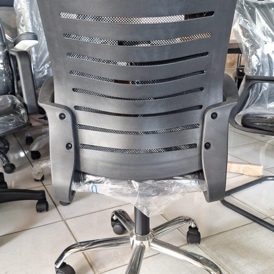 KURSI STAFF LEVANTE - samping