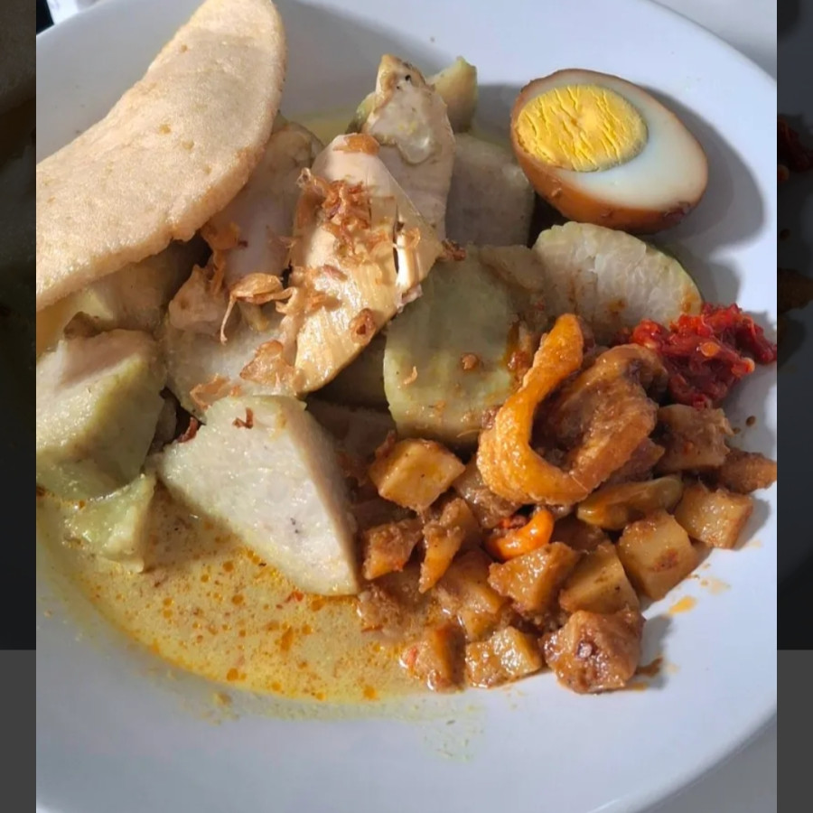 LONTONG OPOR