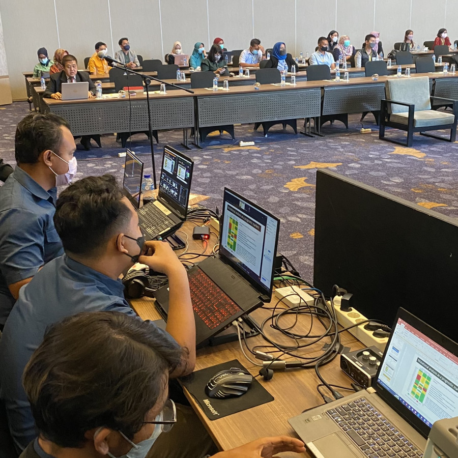 Live Streaming Zoom Meeting – 1000 Participant (2 Kamera) - samping