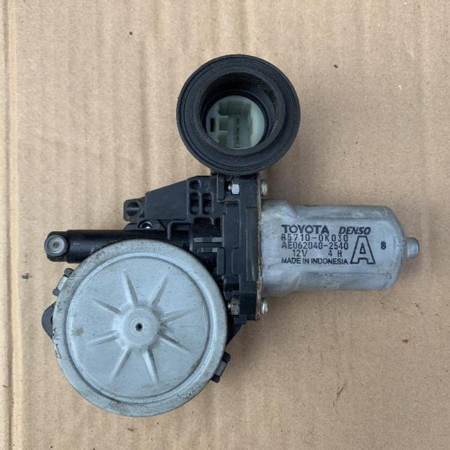 DINAMO MOTOR POWER WINDO KANAN INOVA
