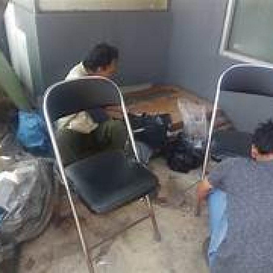 Pemeliharaan Kursi dan Meja