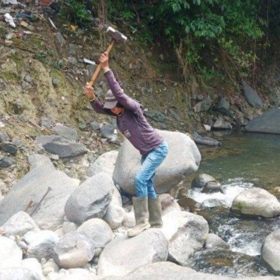 UPAH TUKANG BATU