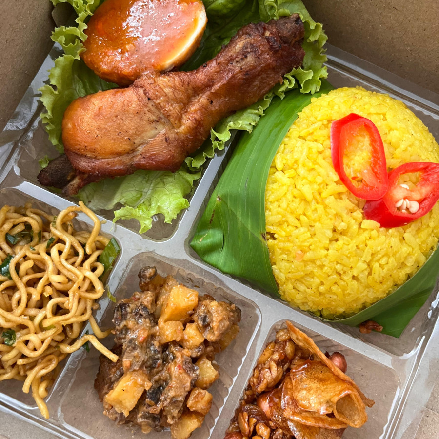 Nasi Kuning - samping