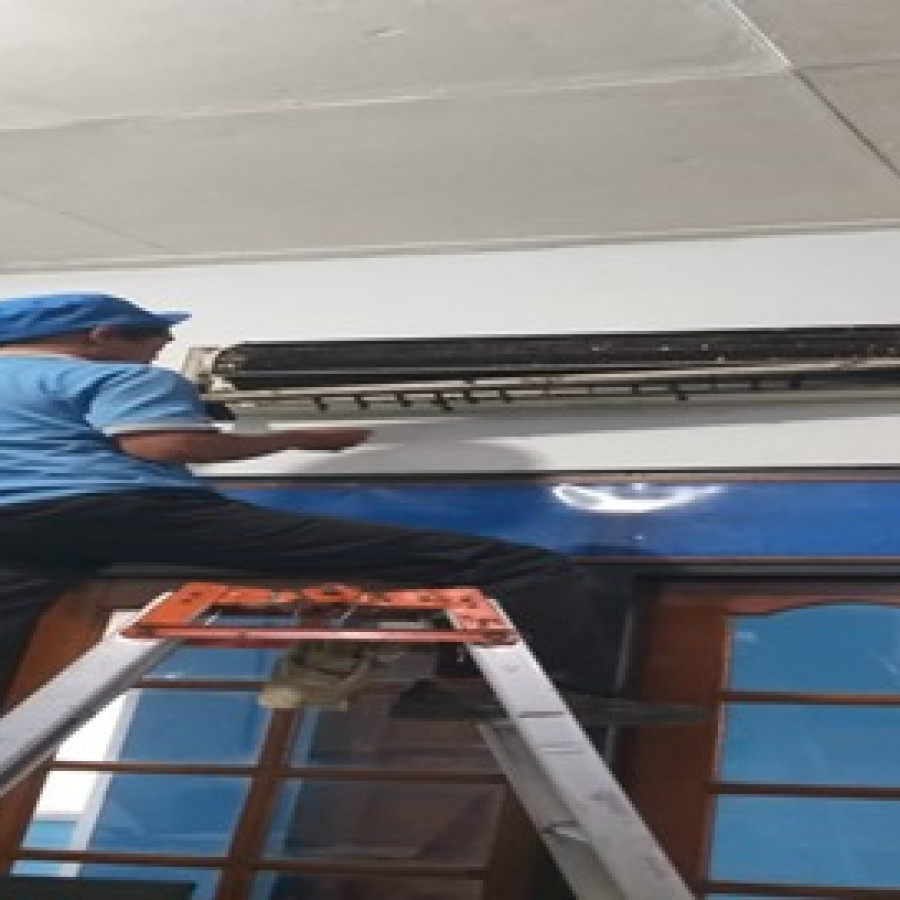 Pemasangan AC Split 1 Pk merk Daikin - utama
