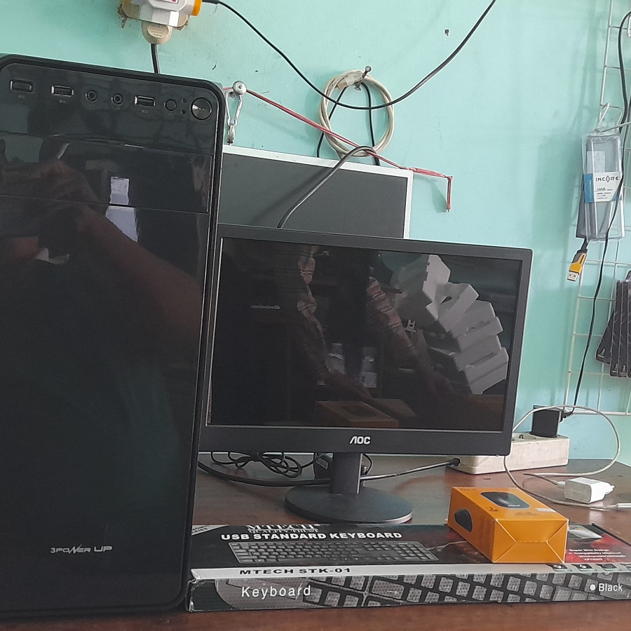 Paket persolan komputer core i5 3,60 Ghz ddr4 - depan