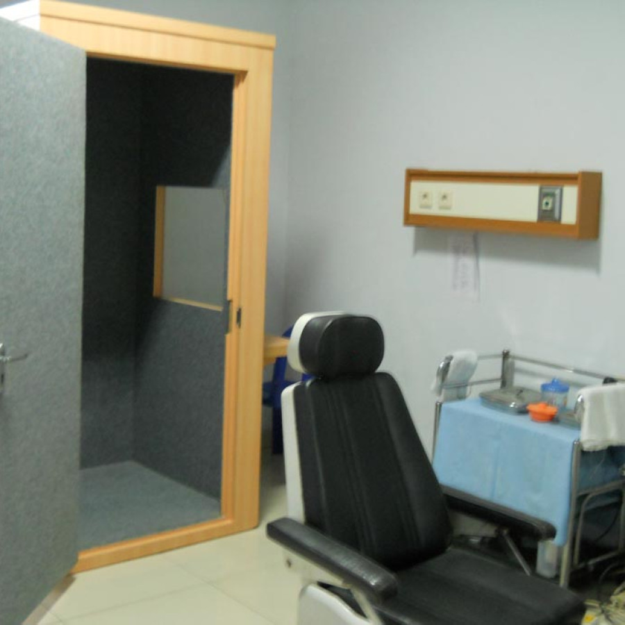 Audiometric booth ruang kedap suara untuk pasien tuna rungu audiolog - samping