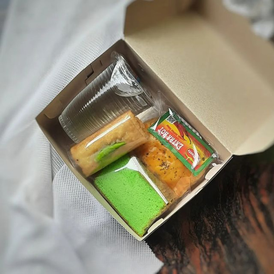 Snack box isi 3 plus air mineral - detail