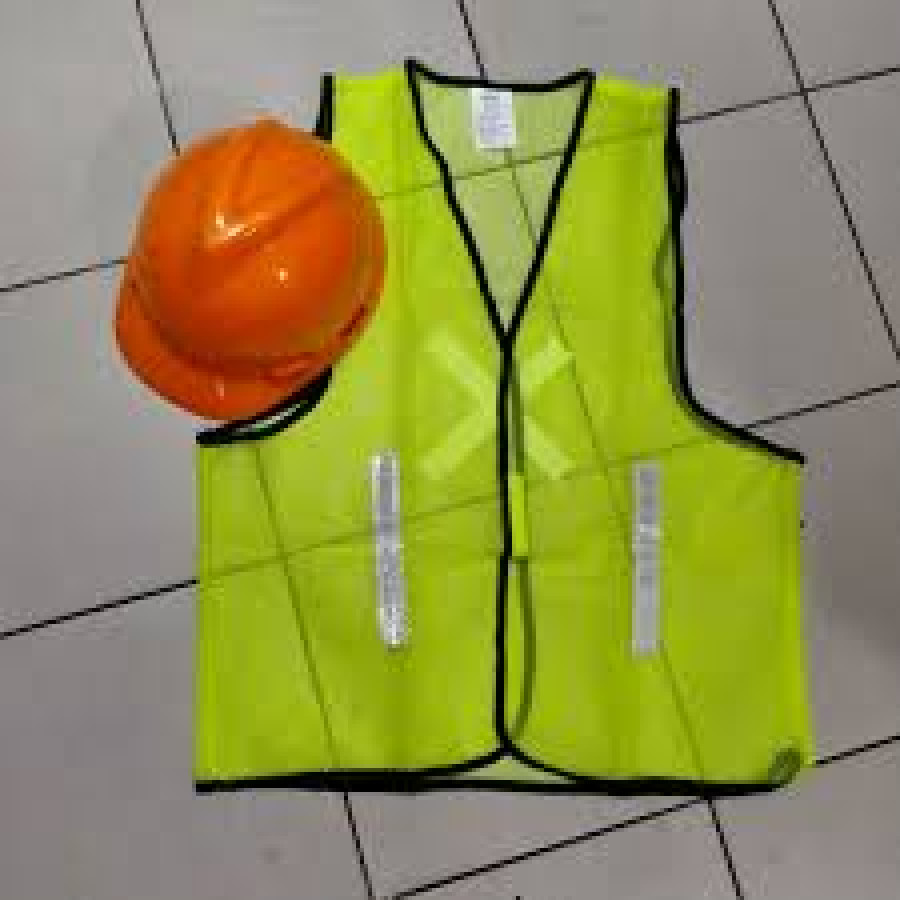 Perlengkapan K3 (Helm dan Rompi Safety)