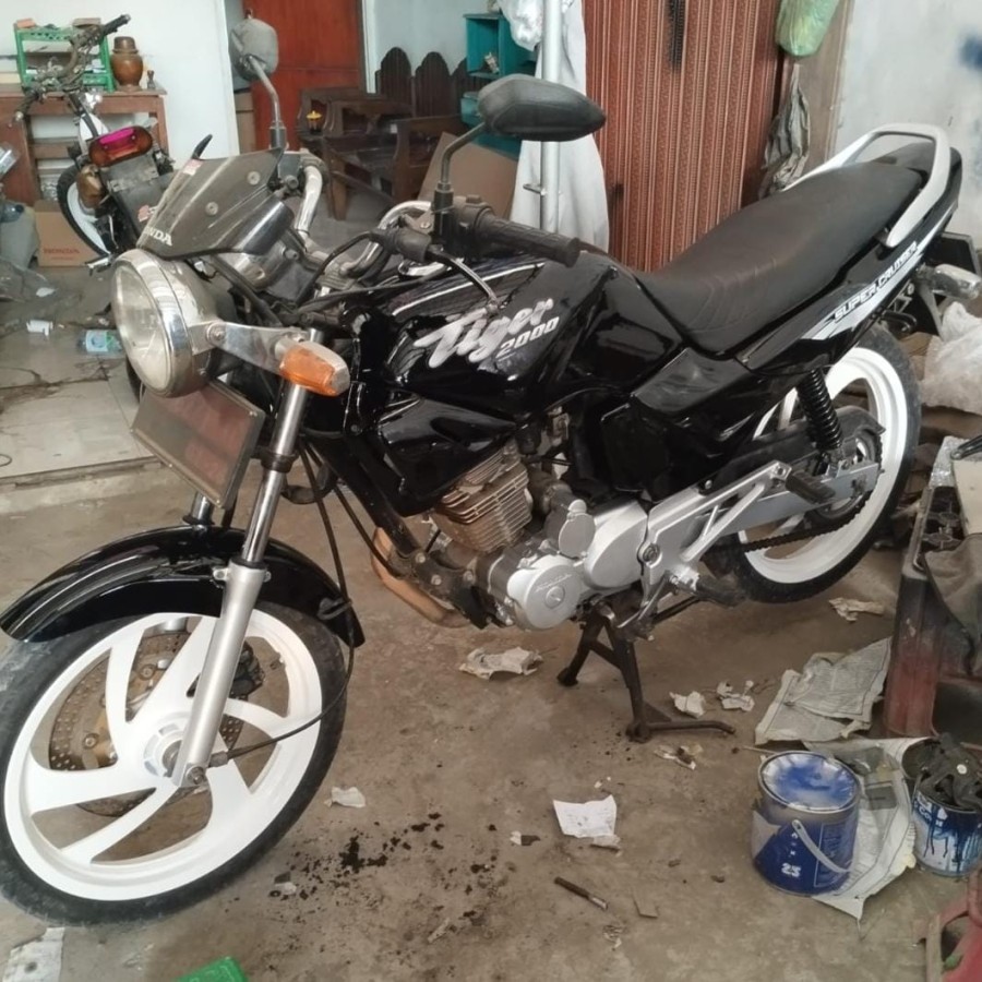 Jasa pengecatan full body HONDA TIGER
