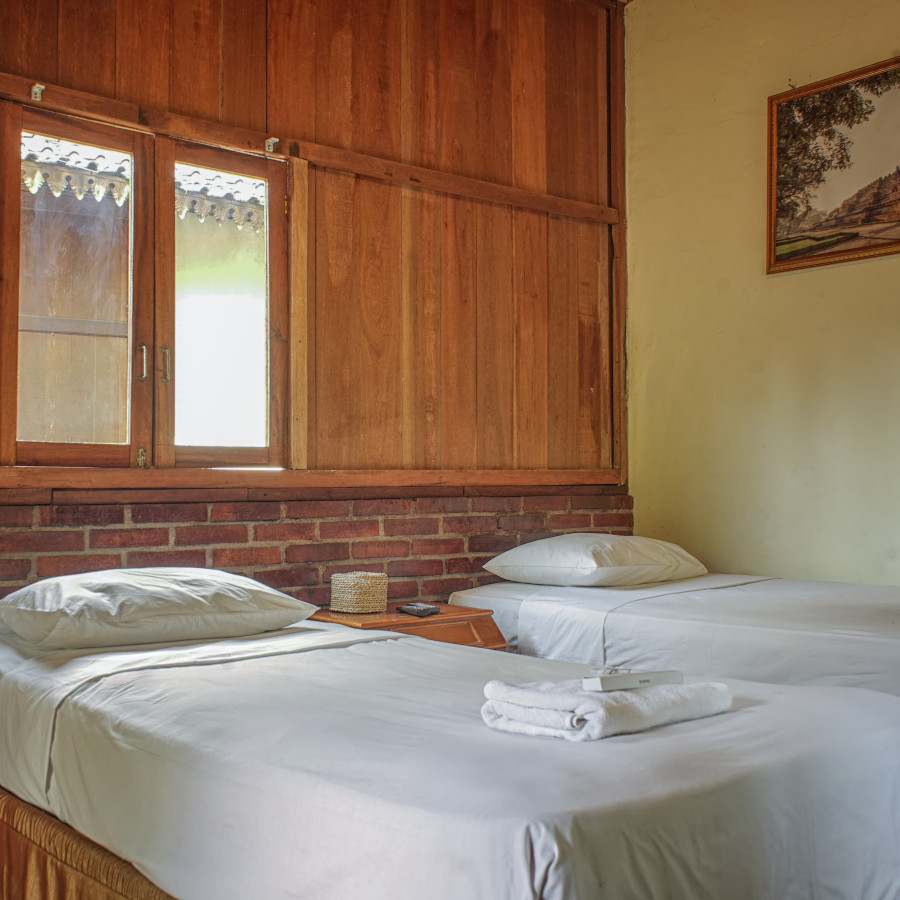 PAKET FULLBOARD 2H1M BALKONDES BOROBUDUR HOMESTAY - depan