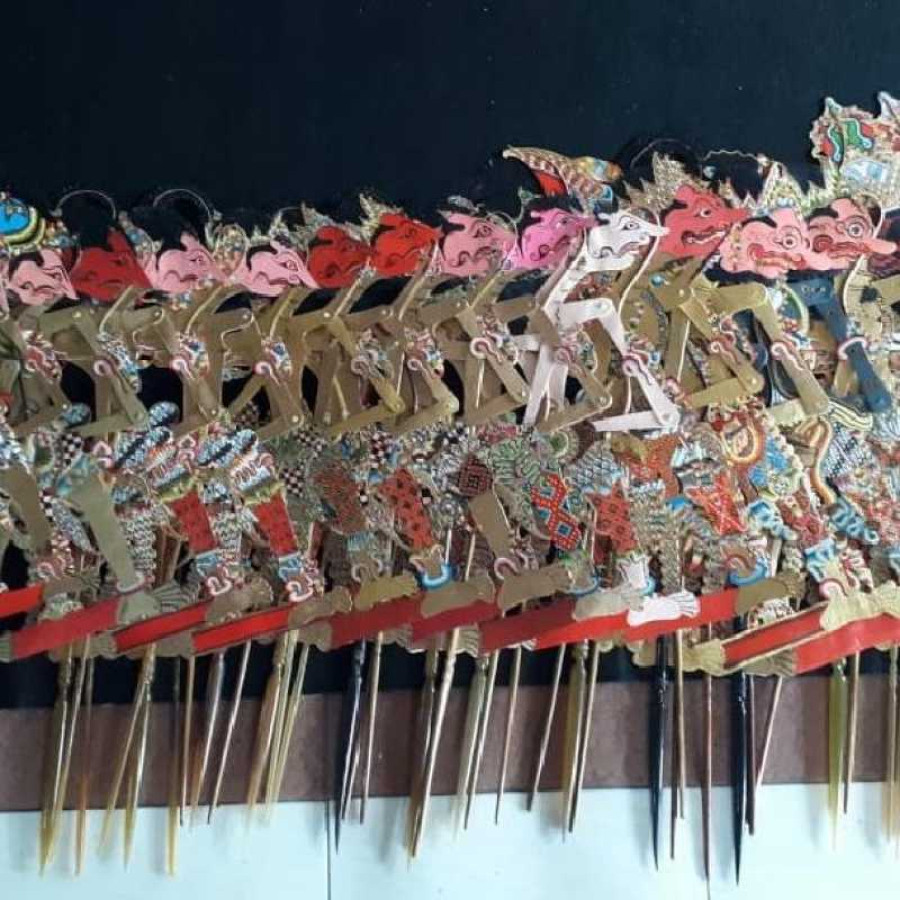 Wayang Kulit, Kelir, Debog (Set) - utama