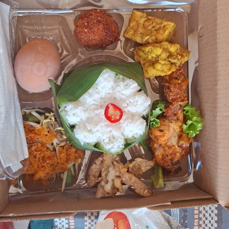 nasi kotak - depan