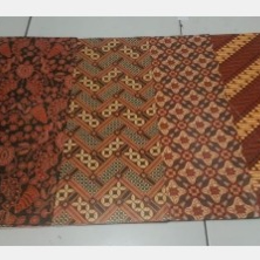 KERTAS KADO MOTIF BATIK